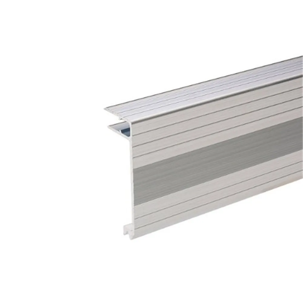 Adam Hall Hardware 6113 - Aluminium-Deckelrahmen für 9,5 mm Material