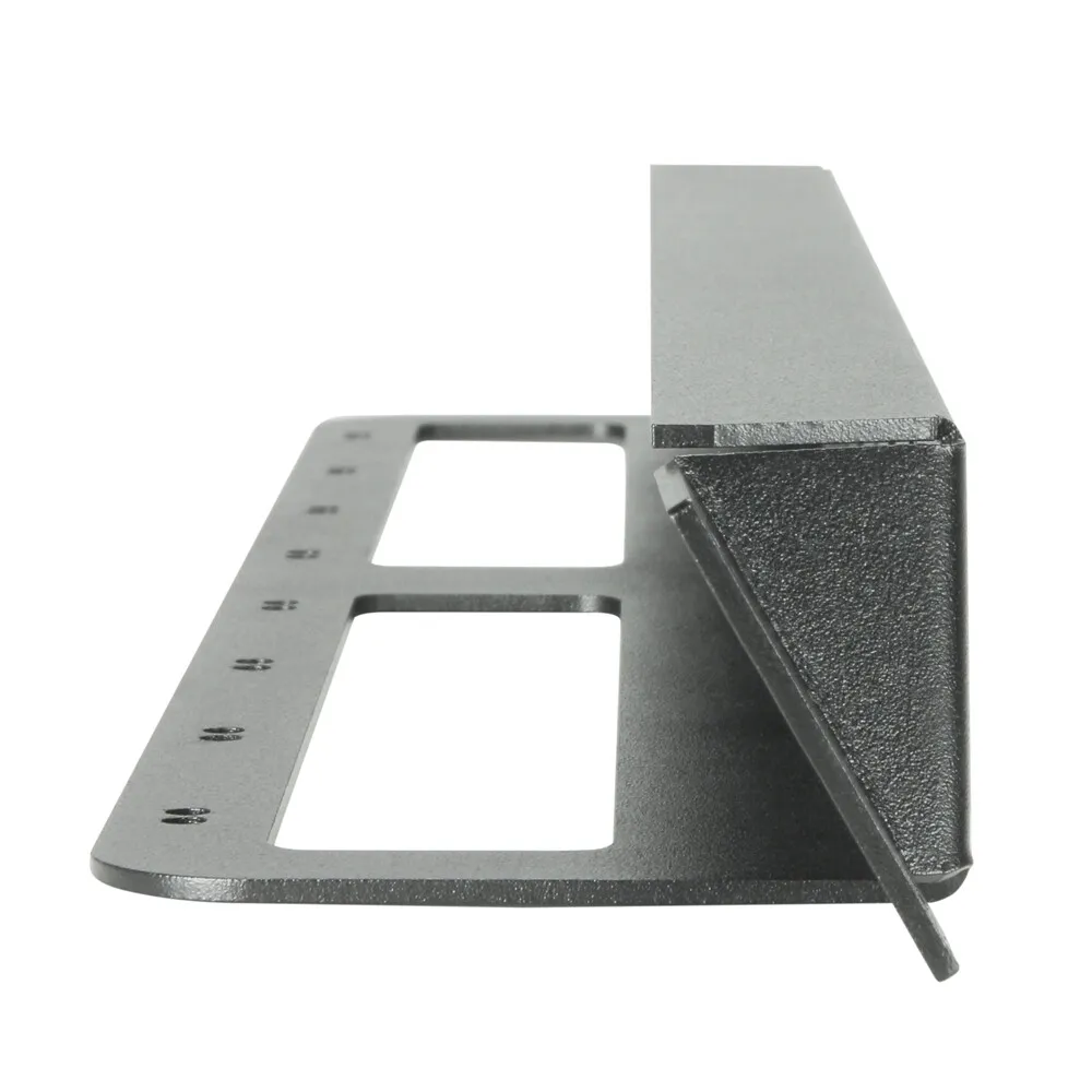 Adam Hall 19" Parts 872230 - 19" gewinkelte Rackblende für 8x D-TYPE Buchsen