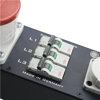 Adam Hall Cables 87480 - 19" Stromverteiler 2HE 3 Phasen & 32A CEE original Mennekes®