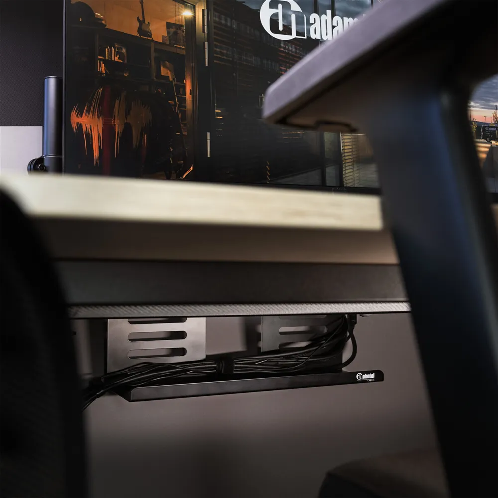 Adam Hall Cables CABLE MANAGEMENT TRAY - Kabelkanal für die Untertischmontage