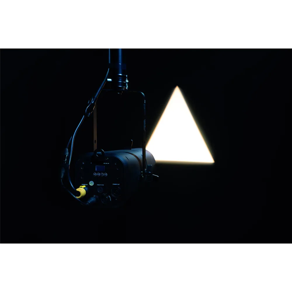 Showtec Performer Profile Zoom 150 Q6