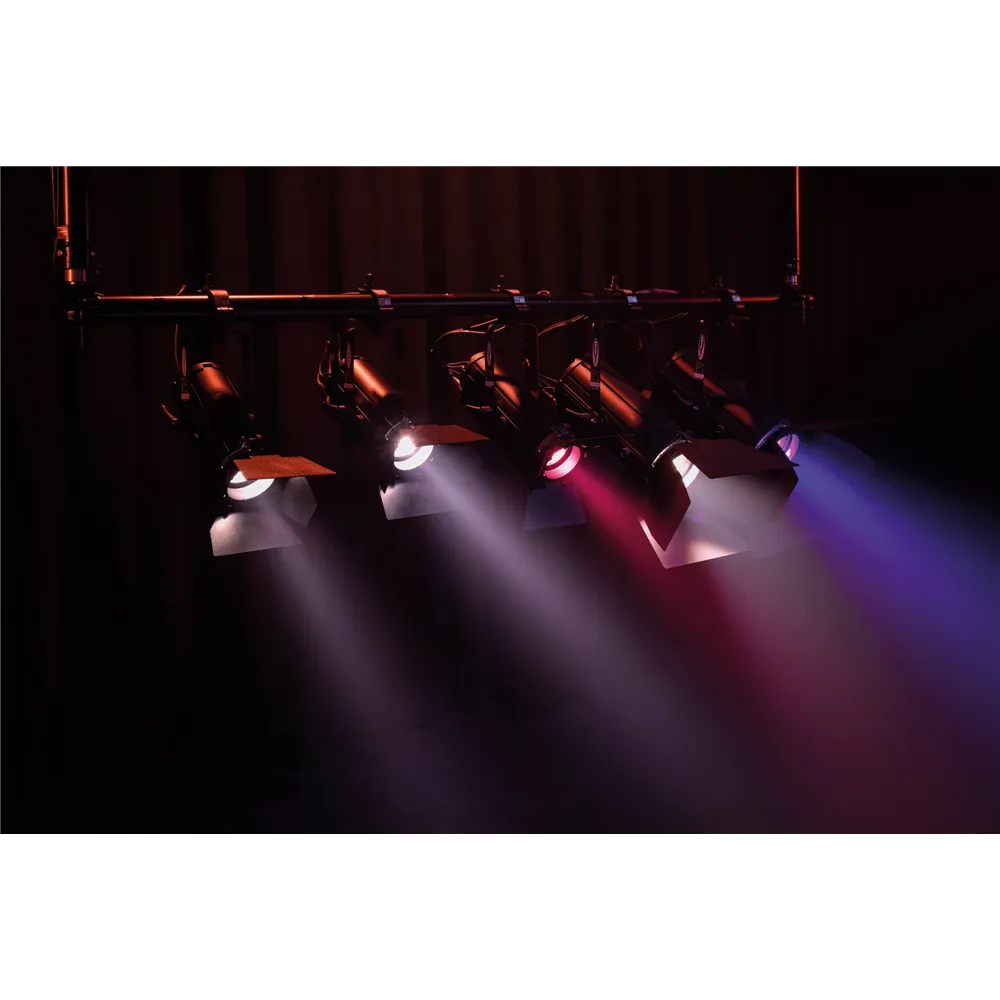 SHOWTEC ACT Fresnel 150 RGBAL Kompakter 150-W-RGBAL-LED-Fresnel-Scheinwerfer für Theater
