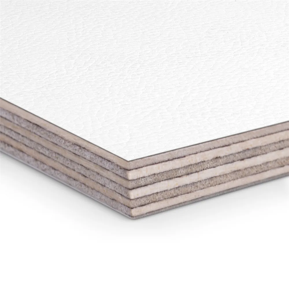 Adam Hall Hardware 067 LEDER WEISS - 6,5mm  Birke Phenolharz mit weißer Lederoptik Struktur, 2500mm x 1250mm